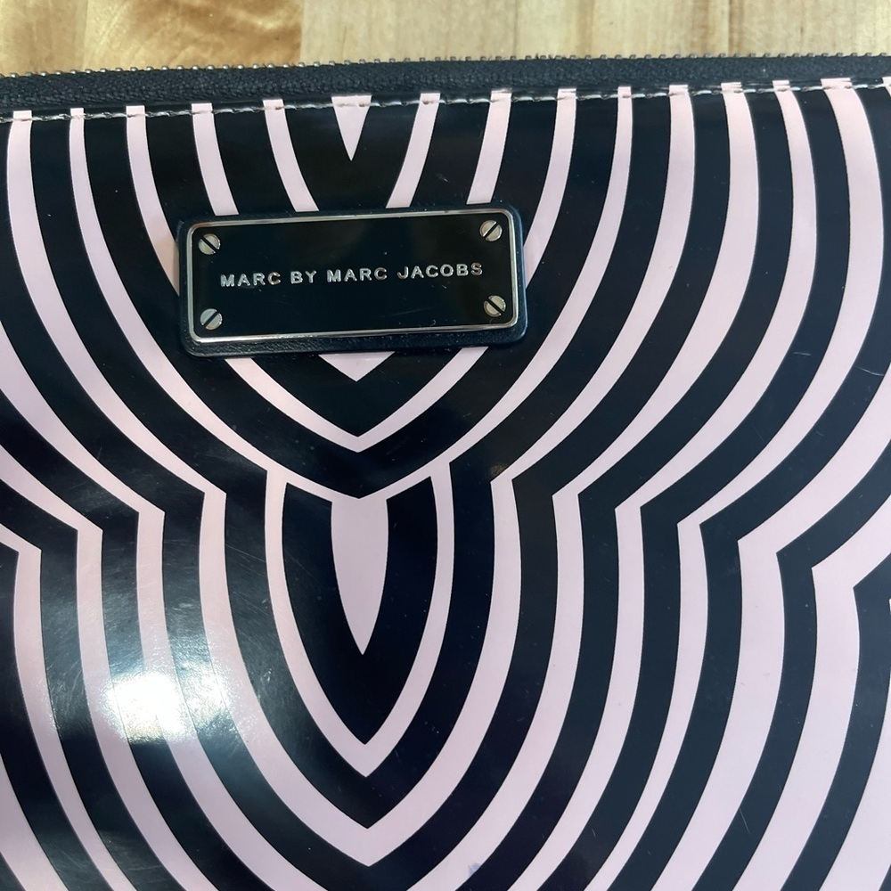 Marc by Marc Jacobs Graphic Patent Multi iPad / Tablet Case Cover Sleeve 8 x 10 - Picture 5 of 11
